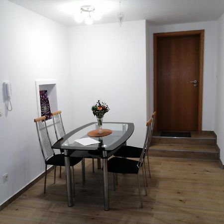 Ebenerdige Ferienwohnung Mit Grosser Terrasse In Der Naehe Des Waldes, Zum Wohlfuehlen Schoneck ภายนอก รูปภาพ