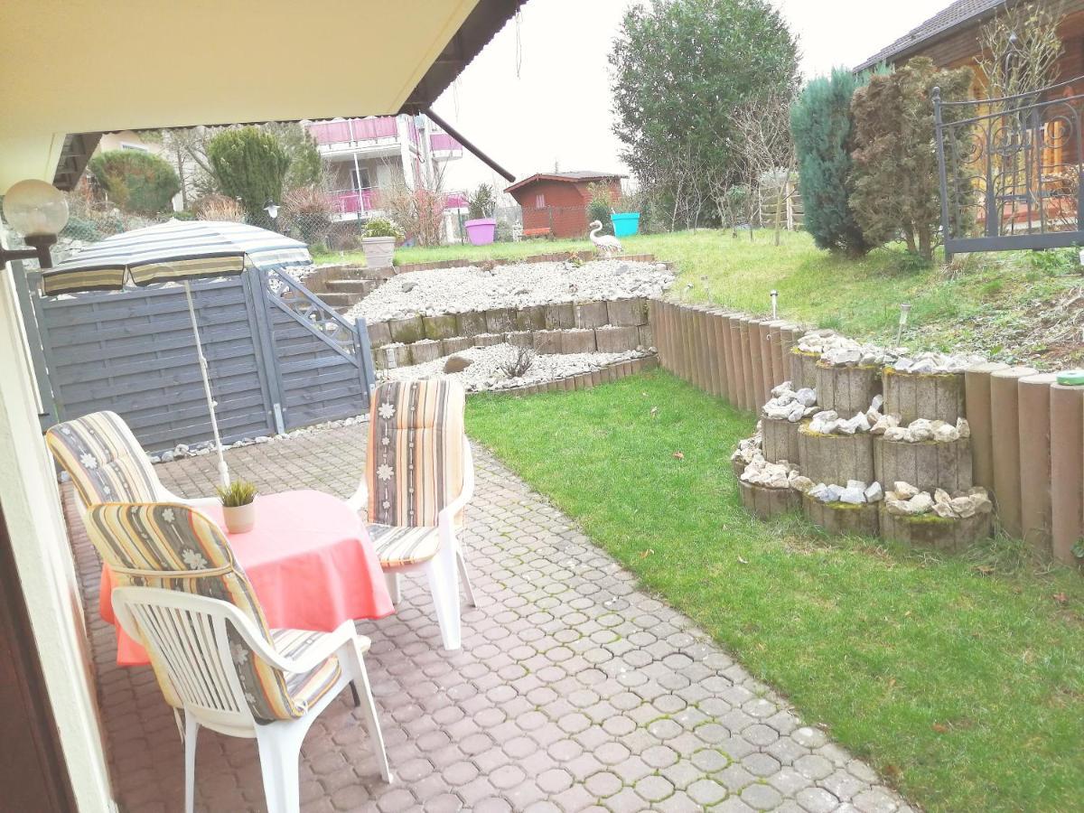 Ebenerdige Ferienwohnung Mit Grosser Terrasse In Der Naehe Des Waldes, Zum Wohlfuehlen Schoneck ภายนอก รูปภาพ