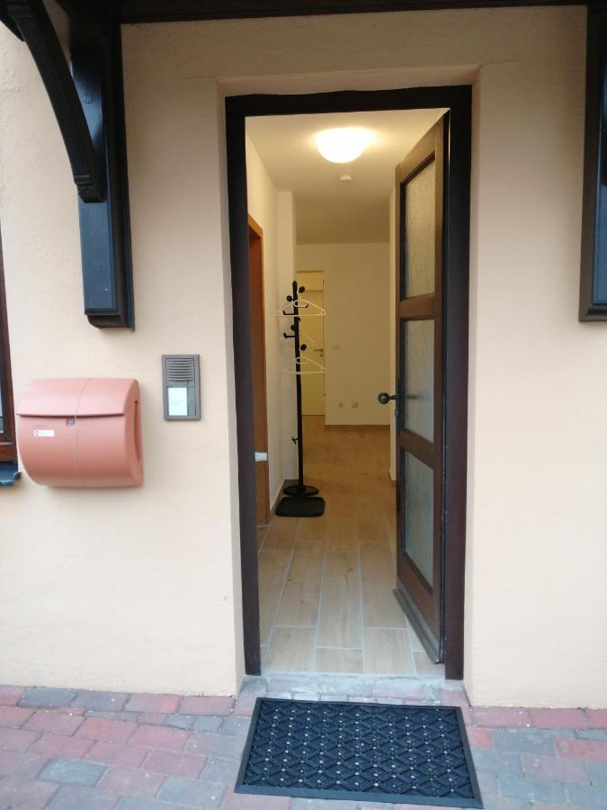 Ebenerdige Ferienwohnung Mit Grosser Terrasse In Der Naehe Des Waldes, Zum Wohlfuehlen Schoneck ภายนอก รูปภาพ
